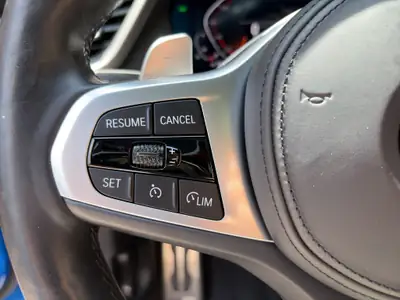 BMW 120i M Sport Steptronic — Berline sportive, 79 500 km, finition premium — Miniatura 28