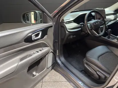 Jeep Compass 4x2 1.3 Limited — SUV urbain agile, 73'900 km, boîte automatisée — Miniatura 10