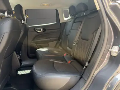 Jeep Compass 4x2 1.3 Limited — SUV urbain agile, 73'900 km, boîte automatisée — Miniatura 17
