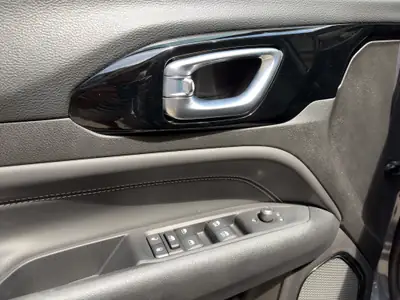 Jeep Compass 4x2 1.3 Limited — SUV urbain agile, 73'900 km, boîte automatisée — Miniatura 27
