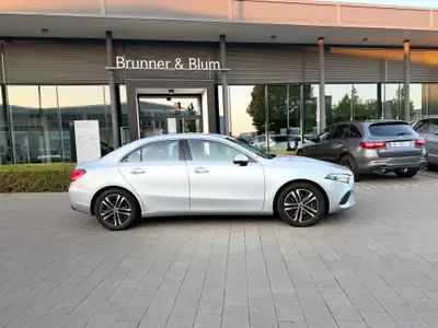 Mercedes-Benz A 180 Progressive — Berline hybride compacte, 22'000 km seulement — Seitenansicht