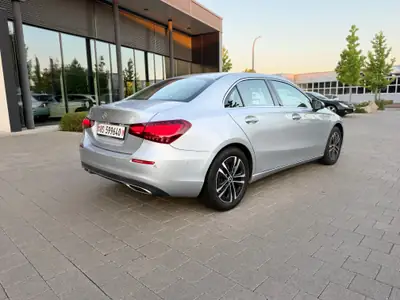 Mercedes-Benz A 180 Progressive — Berline hybride compacte, 22'000 km seulement — Heckansicht