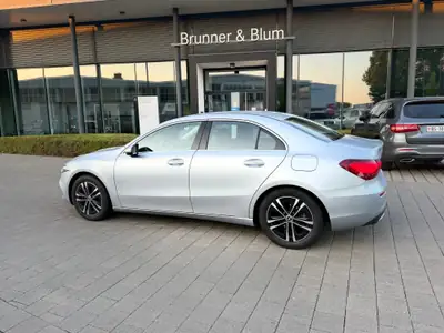 Mercedes-Benz A 180 Progressive — Berline hybride compacte, 22'000 km seulement — Armaturenbrett