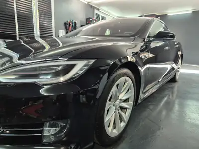 Tesla Model S 75D — Berline électrique performante, Supercharging illimité inclus — interni
