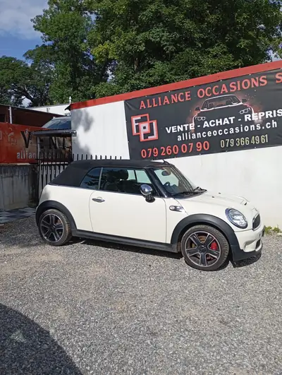 MINI Cabrio Cooper John Cooper Works — Cabriolet sportif 211 ch, sans accident — Innenraum