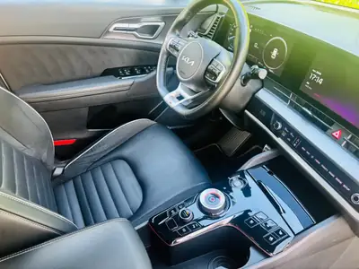 Kia Sportage 1.6 T-GDi Hybrid GT-Line — SUV hybride performant, 72 800 km seulement — tableau de bord