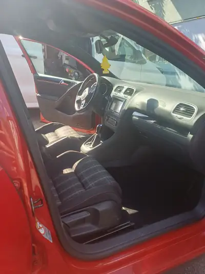 VW Golf 2.0 TSI GTI — Sportive emblématique, 210 ch, entretien récent complet — cruscotto