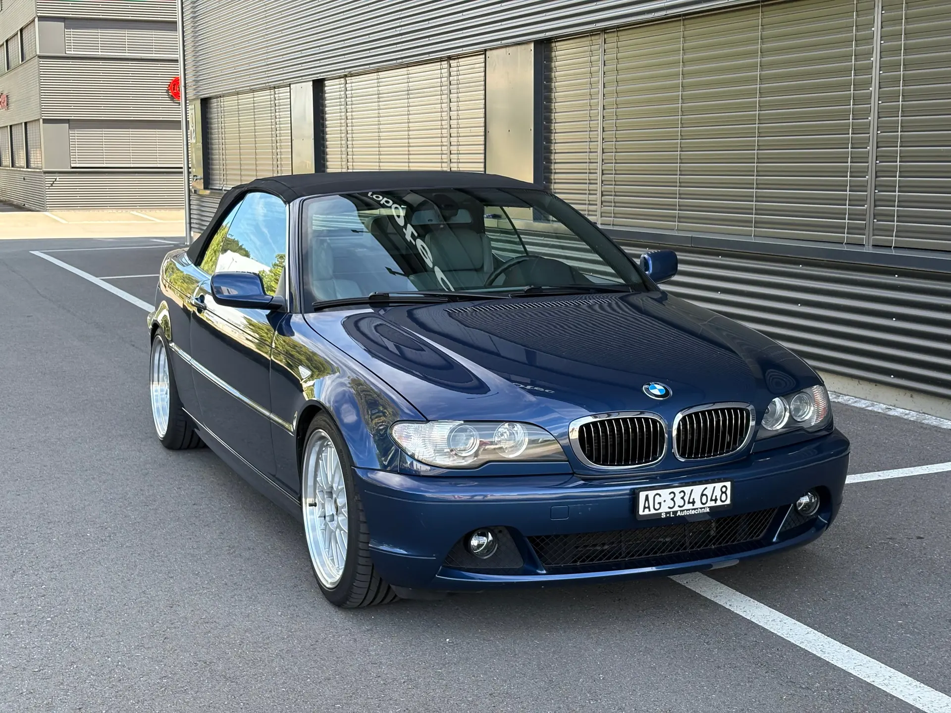 BMW 325ci Cabrio E46 Facelift — Décapotable élégante, boîte manuelle, frais de contrôle récents — Außenansicht