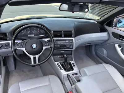 BMW 325ci Cabrio E46 Facelift — Décapotable élégante, boîte manuelle, frais de contrôle récents — Miniatur 9