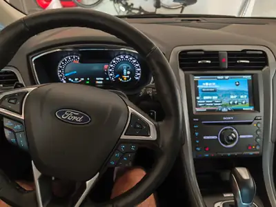 Ford Mondeo 2.0 EcoBoost 240 ch — Break familial performant, moteur récent — arrière