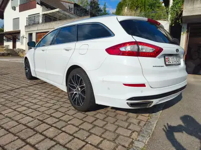 Ford Mondeo 2.0 EcoBoost 240 ch — Break familial performant, moteur récent — côté