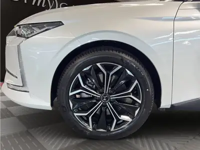 DS 4 1.6 PHEV Étoile — Hybride rechargeable 225 ch, design premium et faible kilométrage — Miniature 16