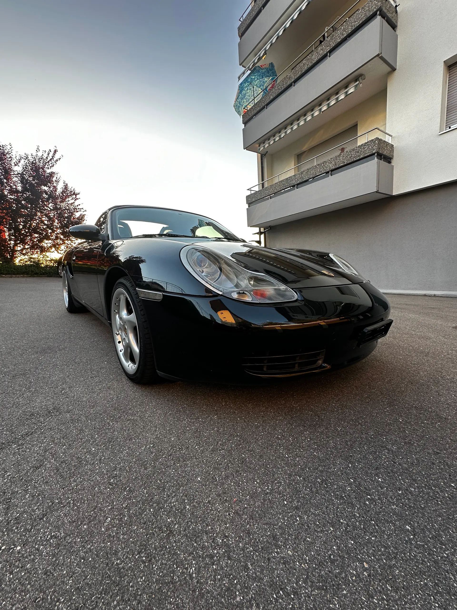 Porsche 718 Boxster 2.7 — Cabriolet sportif élégant, 139'900 km, sans sinistre — Außenansicht