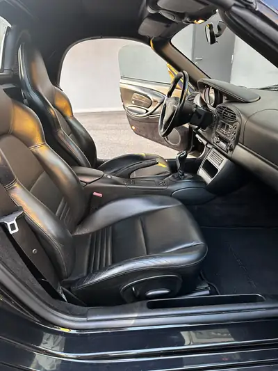 Porsche 718 Boxster 2.7 — Cabriolet sportif élégant, 139'900 km, sans sinistre — Miniatur 8