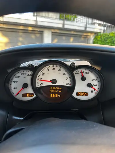 Porsche 718 Boxster 2.7 — Cabriolet sportif élégant, 139'900 km, sans sinistre — Miniatur 10