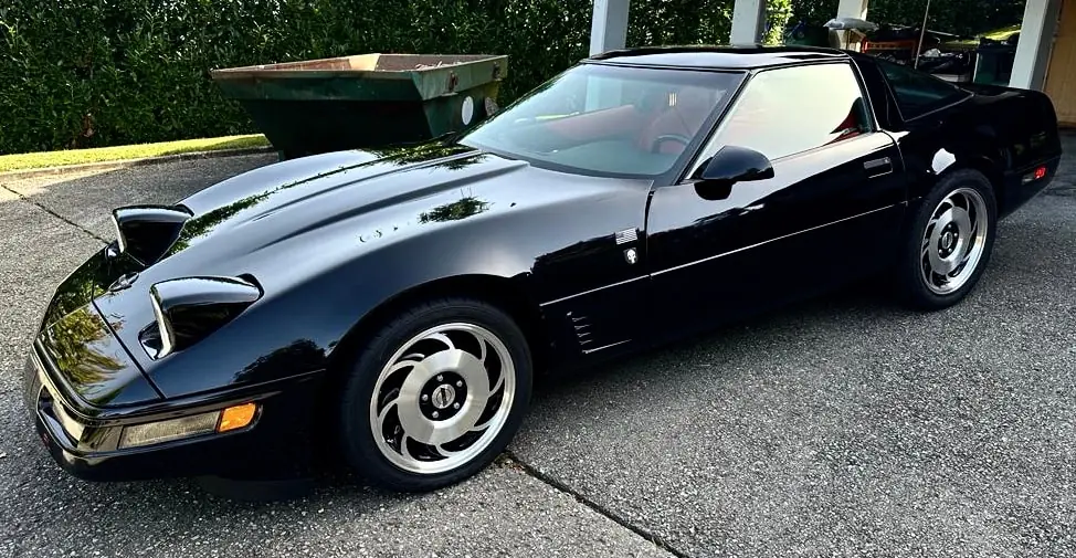 Chevrolet Corvette C4 LT4 1996 — Muscle car américain légendaire, 334 ch purs — vue extérieure