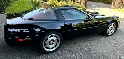 Chevrolet Corvette C4 LT4 1996 — Muscle car américain légendaire, 334 ch purs — côté