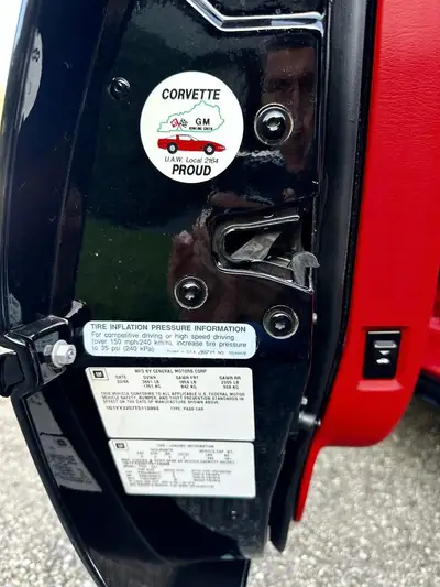 Chevrolet Corvette C4 LT4 1996 — Muscle car américain légendaire, 334 ch purs — Miniature 8