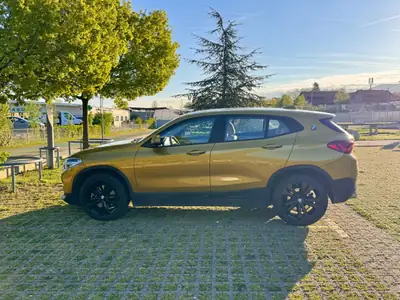 BMW X2 20i sDrive — SUV compacte dynamique, 44 000 km, assistant de stationnement — côté