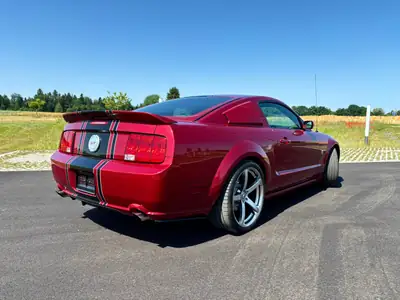 Ford Mustang GT 2006 — Coupé sportif mythique, 301 ch et seulement 50'000 km — rear view