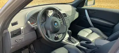 BMW X3 30i — SUV premium polyvalent, 154'000 km, traction intégrale — Heckansicht