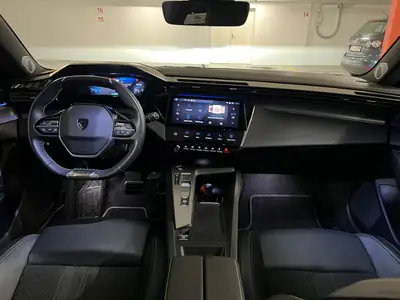 Peugeot 308 1.6 PHEV 180 GT — Break hybride rechargeable, émissions ultra-réduites — interior