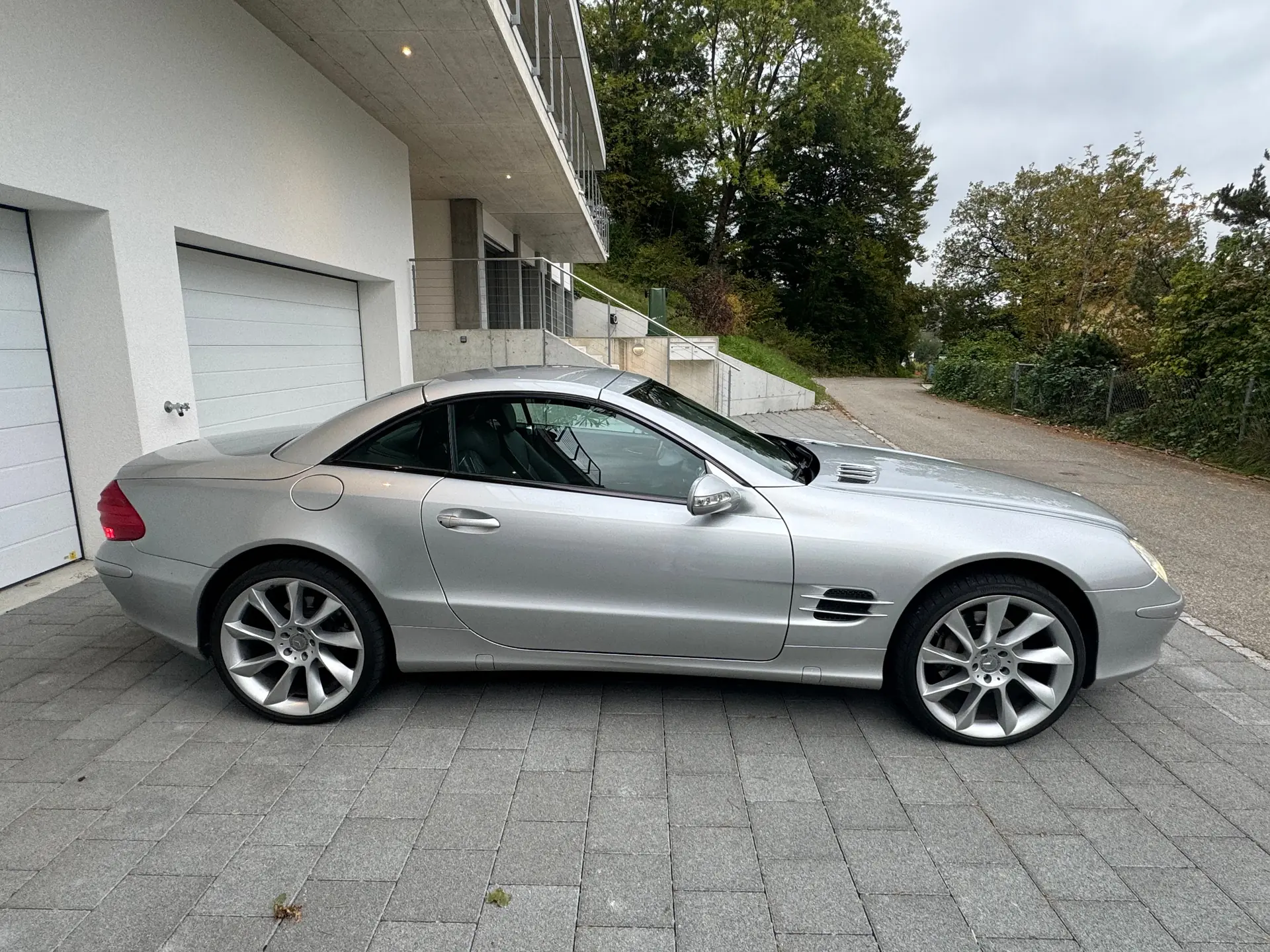 Mercedes-Benz SL 500 V8 — Cabriolet légendaire, 306 ch et seulement 86 000 km