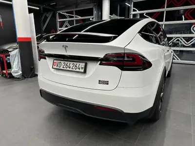 Tesla Model X Plaid — 1020 ch, accélération 2.6s, 6 places, état impeccable — cruscotto