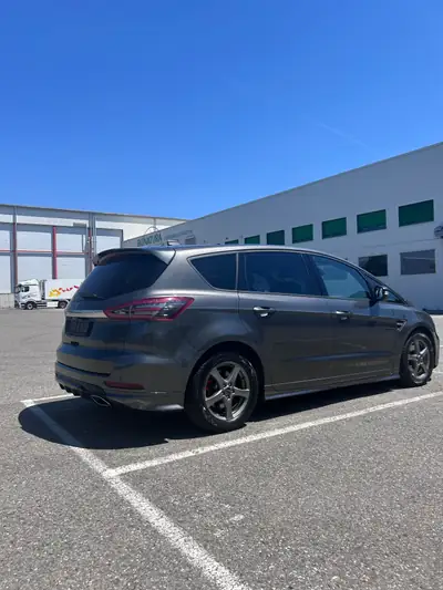 Ford S-MAX 2.0 TDCi 190 ST-Line — Monospace polyvalent, 120'000 km, toit panoramique — detail