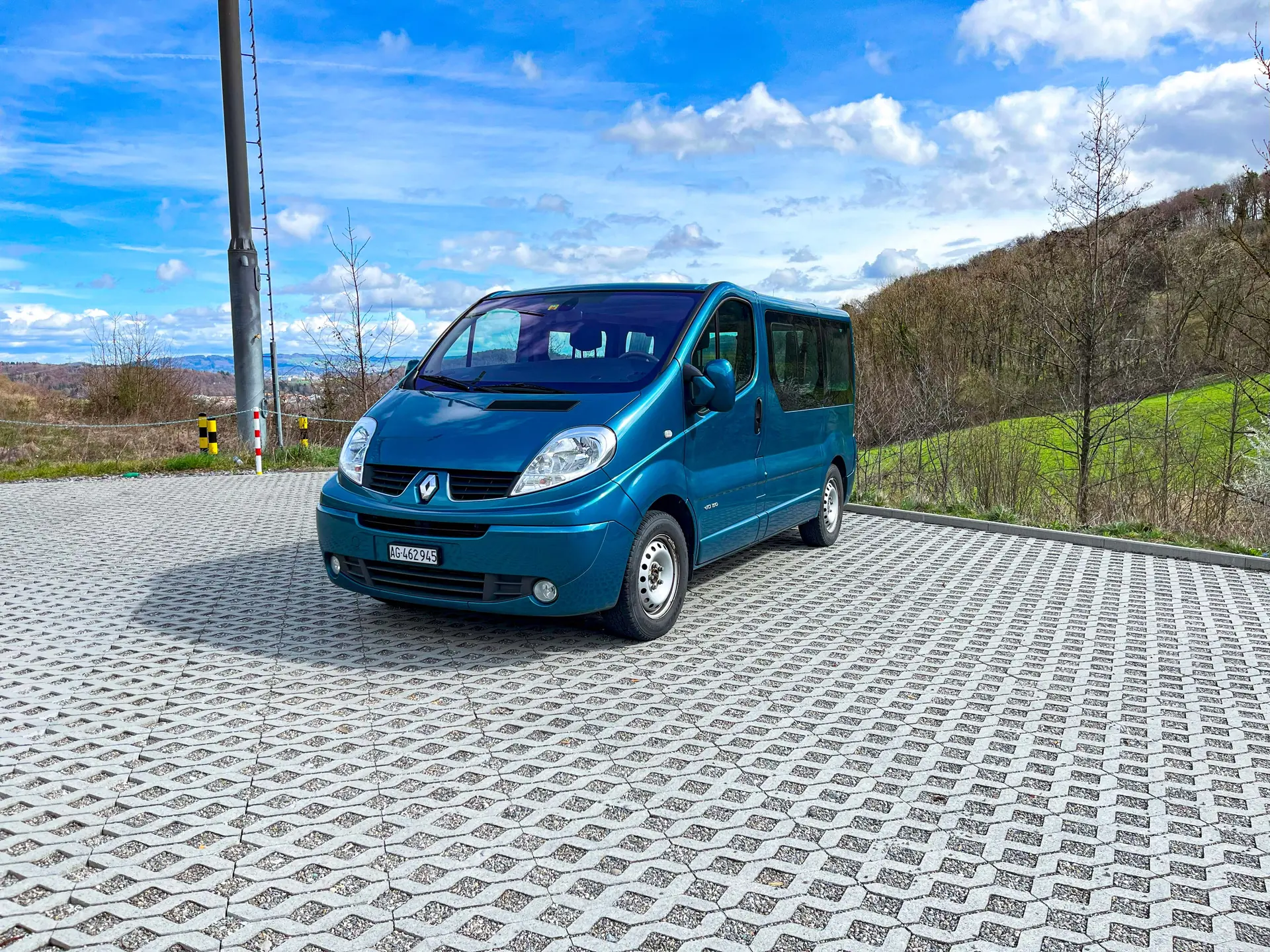 Renault Trafic Diesel 145 ch — Fourgon utilitaire avec lève-fauteuil RICON, entretien complet