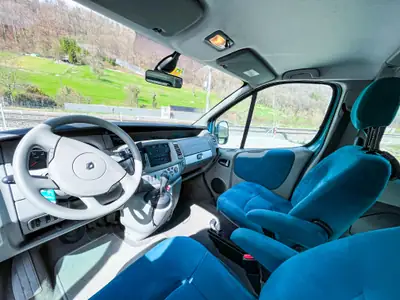 Renault Trafic Diesel 145 ch — Fourgon utilitaire avec lève-fauteuil RICON, entretien complet — dettaglio