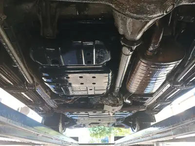 Toyota Land Cruiser 4.2 TDI-I Super Saloon — Légende 50 ans, 100% d'origine, diesel robuste — Miniatur 16
