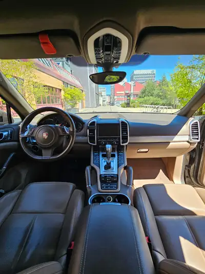 Porsche Cayenne 3.0 V6 TDI — SUV Premium diesel, tout-terrain performant — interior