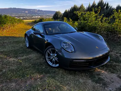 Porsche 911 Carrera 3.0 PDK — Un coupé sport iconique, essence, faible kilométrage — fianco