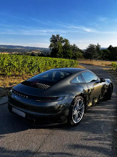 Porsche 911 Carrera 3.0 PDK — Un coupé sport iconique, essence, faible kilométrage — Miniatura 10