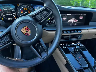 Porsche 911 Carrera 3.0 PDK — Un coupé sport iconique, essence, faible kilométrage — Miniatura 11