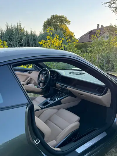 Porsche 911 Carrera 3.0 PDK — Un coupé sport iconique, essence, faible kilométrage — Miniatura 12