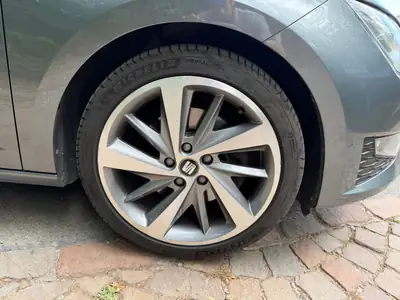 SEAT Leon 2.0 TDI 184 FR — Break diesel performant, 195 000 km, sans accident — tableau de bord