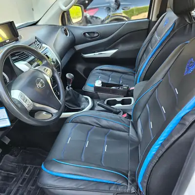 Nissan Navara Double Cab 2.3 dCi — Pickup robuste, 4x4 intégral, entretien réduit — Innenraum