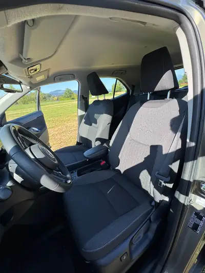 Toyota Yaris Cross 1.5 VVT-i HSD — SUV compact hybride, 31'000 km seulement — arrière
