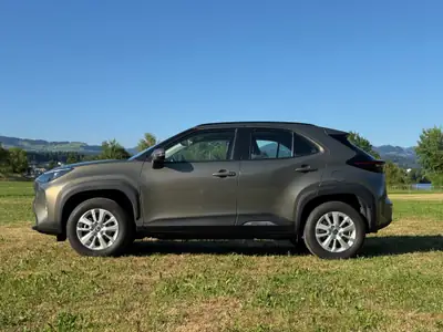 Toyota Yaris Cross 1.5 VVT-i HSD — SUV compact hybride, 31'000 km seulement — détail