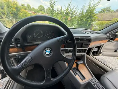 BMW 735 — Berline de prestige 1988, motorisation 211 ch et transmission automatique — Miniatura 14