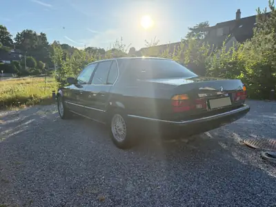 BMW 735 — Berline de prestige 1988, motorisation 211 ch et transmission automatique — Miniatura 16