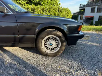 BMW 735 — Berline de prestige 1988, motorisation 211 ch et transmission automatique — Miniatura 17
