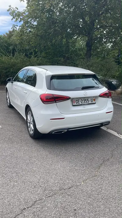 Mercedes-Benz Classe A 200 Progressive — Berline compacte de prestige, entretien Mercedes — tableau de bord