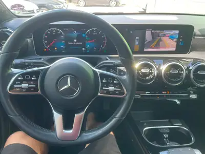 Mercedes-Benz Classe A 200 Progressive — Berline compacte de prestige, entretien Mercedes — Miniature 7