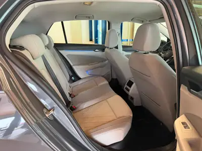 VW Golf 1.5 eTSI mHEV ACT Style DSG — Hybride léger, consommation maîtrisée et garantie 12 mois — Miniatura 23