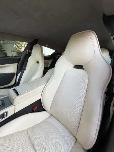 Aston Martin Rapide 5.9 V12 Touchtronic 2 — Berline sport luxe, 476 ch, historique sans accident — Miniature 8