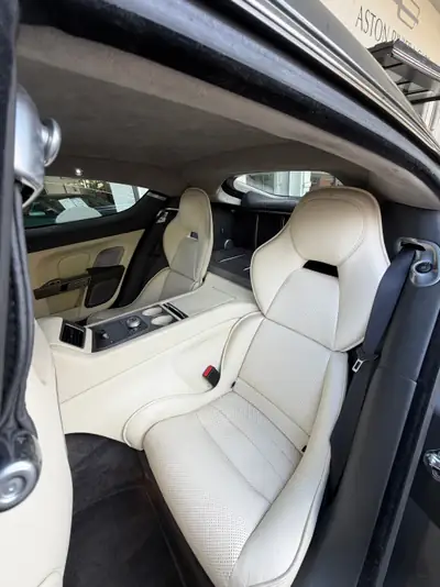 Aston Martin Rapide 5.9 V12 Touchtronic 2 — Berline sport luxe, 476 ch, historique sans accident — Miniature 9
