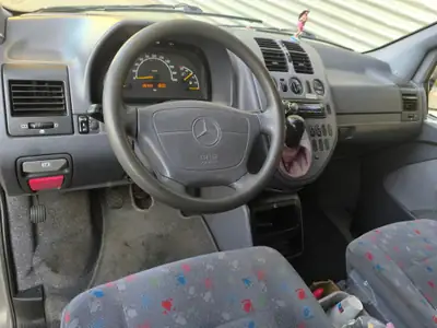 Mercedes-Benz Vito 112 CDI — Monospace diesel robuste, 252000 km, sans sinistre — tableau de bord